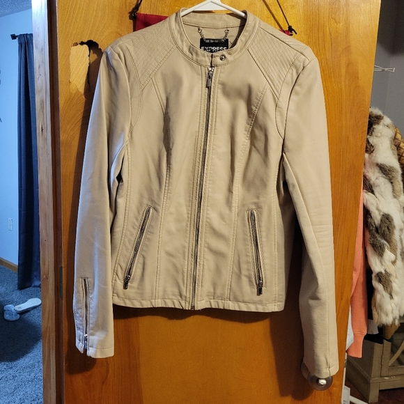 Express Jacket - Picture 4 of 4